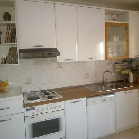 Cosy Near Split *